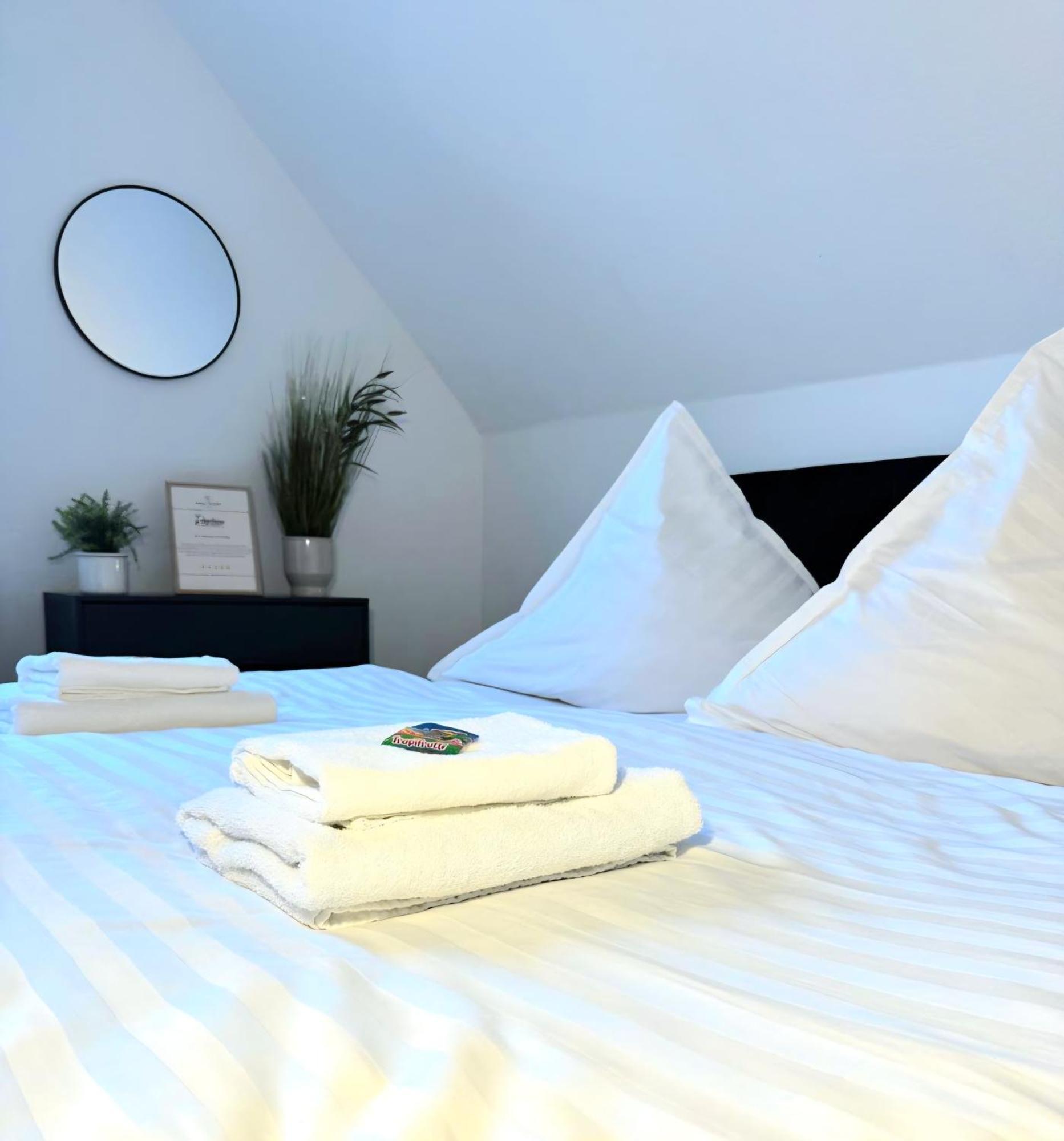 Ama Home Apartment In Hiddenhausen - Wlan, Smart-Tv - Nahe A30 & A2 - Nur 10 Min Von Herford Exterior foto